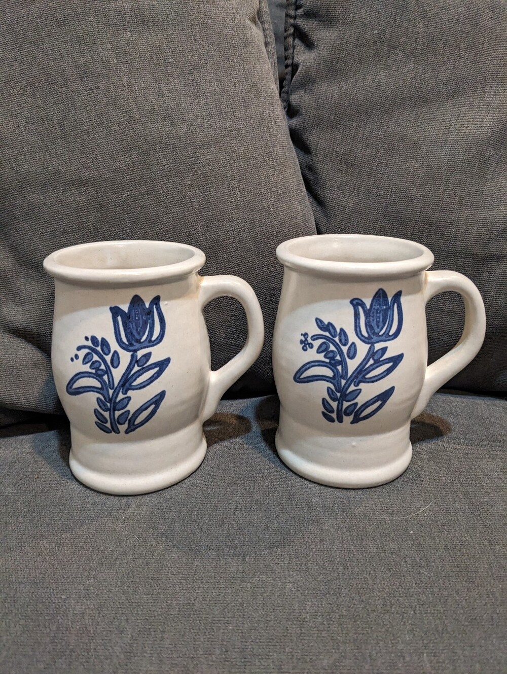 2 x Pfaltzgraff Yorktowne Stoneware Mugs Gray Blue Cottagecore Folk Art